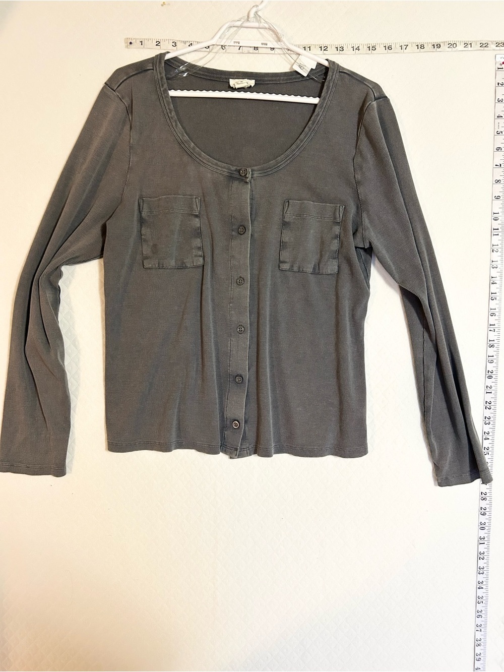 Gray Button-Front Long Sleeve Shirt with Pockets